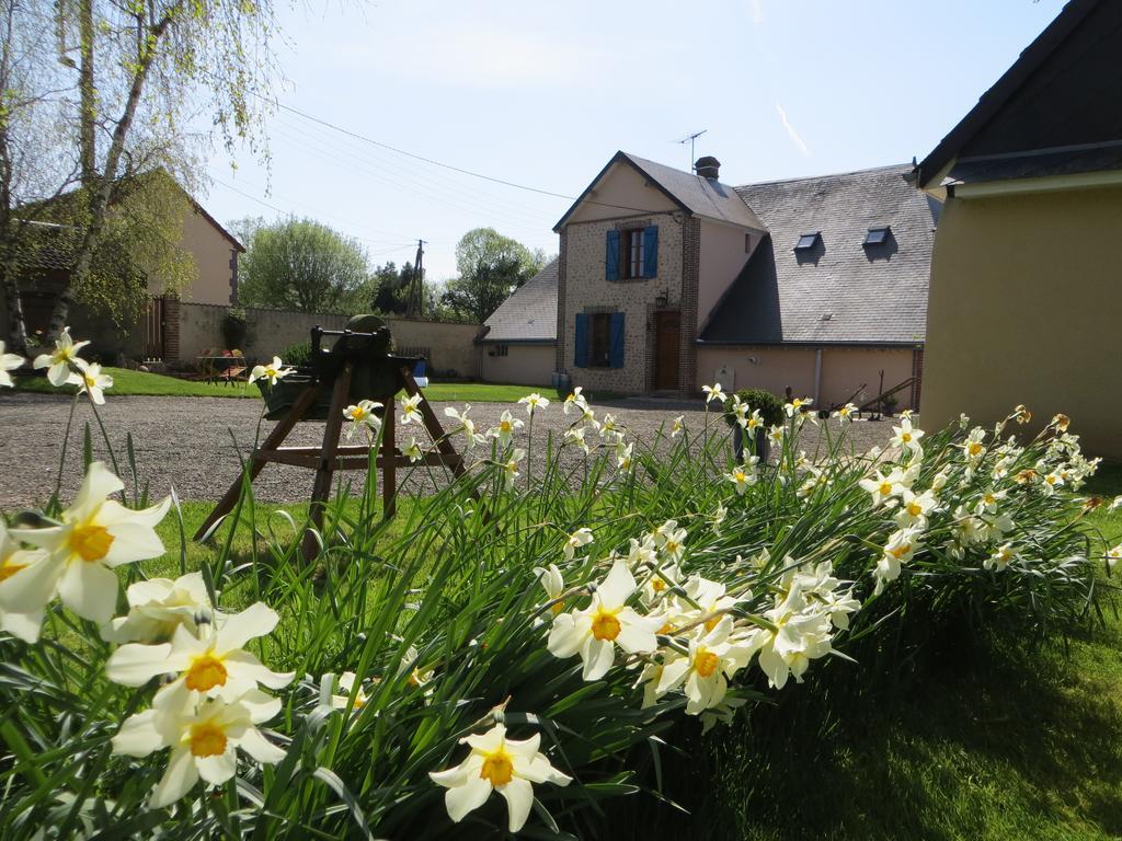 Bed and Breakfast Les Logis Du Breuil Marchéville Esterno foto